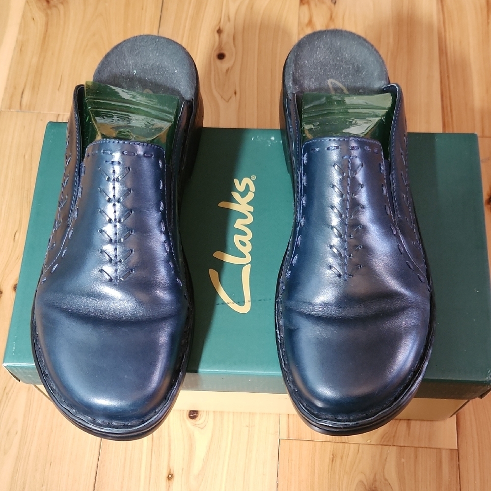 Clarks Women's Leather Slip-On Clogs in Navy Blue - Picture 7 of 7